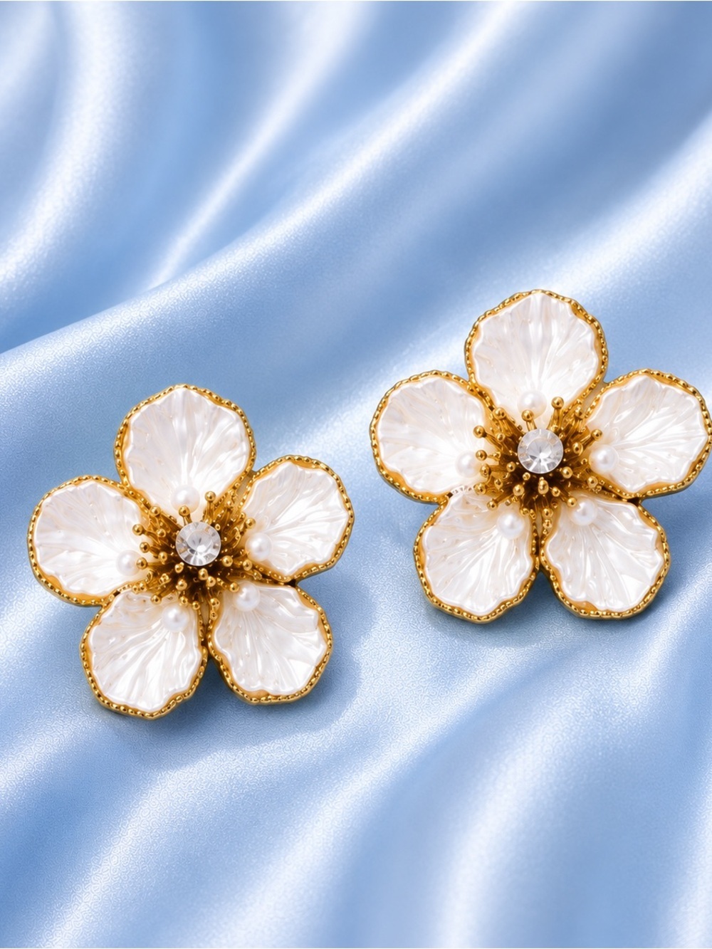 Sky Blossom Pearl Flower Gold Earrings